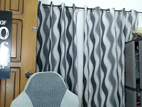 sweetiie_caren webcam