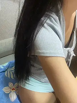 Mina048 webcam