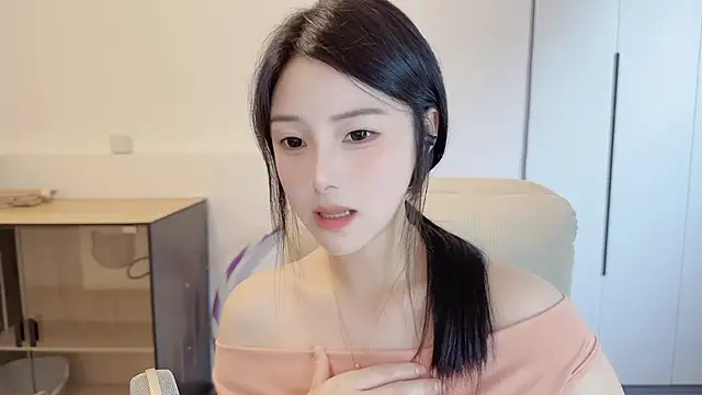 美女HaagenDazs_在线直播