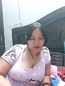 Poojabhabi101's room