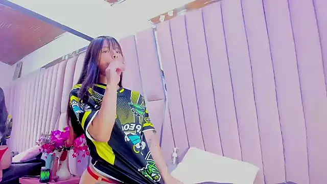 Sasha_Petitte webcam