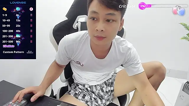 naughty___asian (M young) - teasing my dick