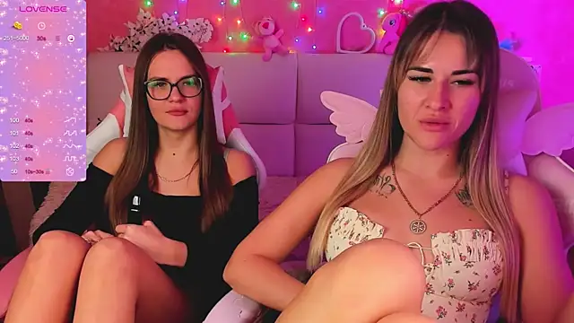 hotty_girls_here (G young) - HOT KISS