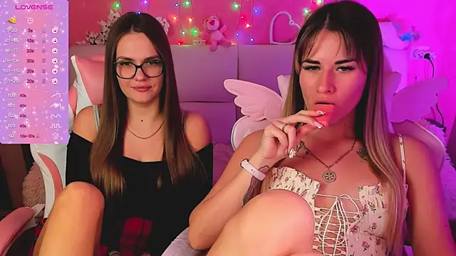 hotty_girls_here webcam