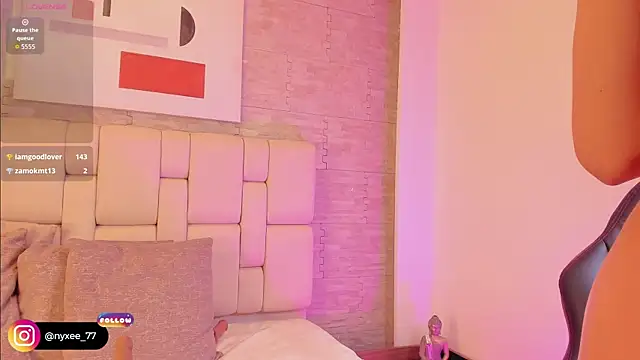 Nyxee_ webcam