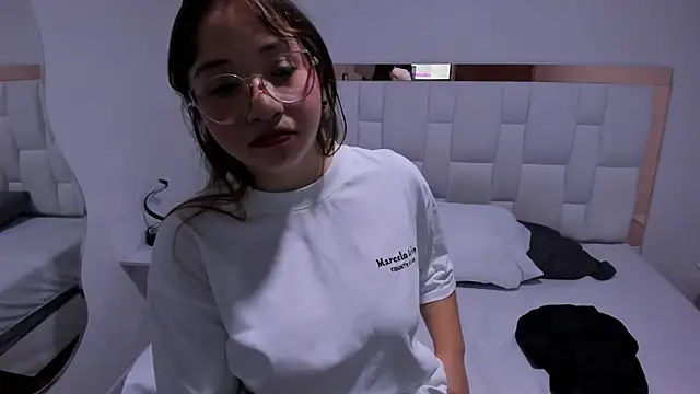 AliciaWhite_nt webcam