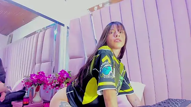 Sasha_Petitte webcam