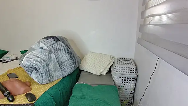 NaughtyKelly28 webcam