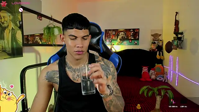 damian_latinxxx (M young) - 🔔 show your cock