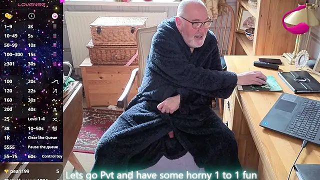 Adamdaddybear webcam