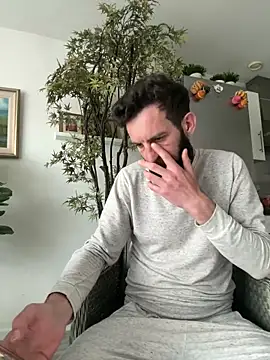 michel_huge (Ask my age) - If you like big dick make me naked