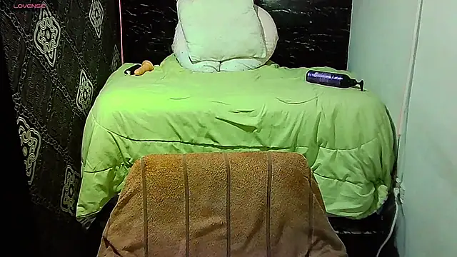 _naughty_milf webcam