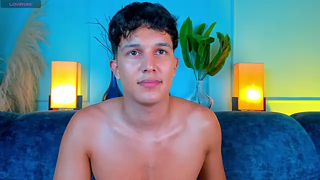 Leo_Savage_ webcam
