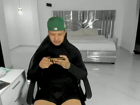 master_leather webcam