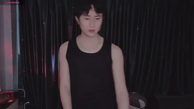 zz_yuunassquart_zz (M young) - Buy a motorbike to commute to work.