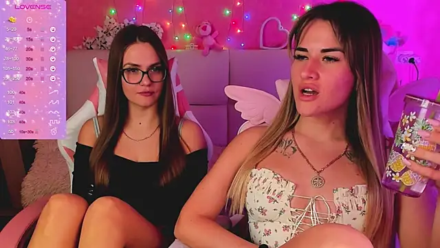 hotty_girls_here webcam