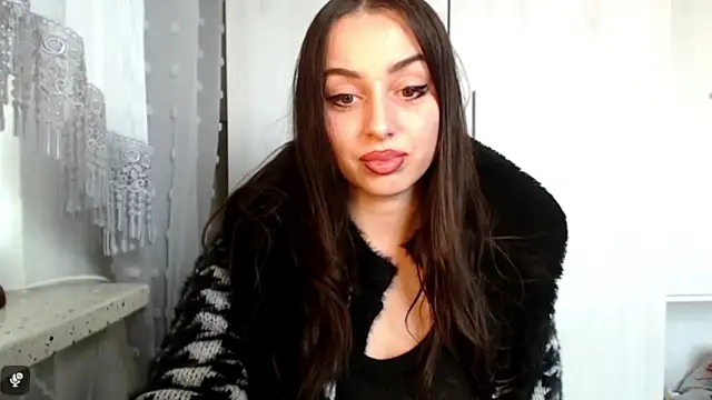 courtneyPerfect webcam