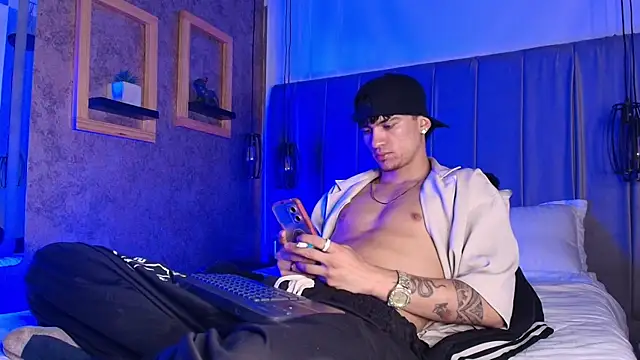 The_BossCrown webcam