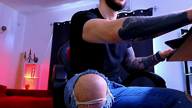 MightyAaron66 webcam