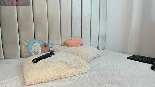 aurora_johnson_ webcam