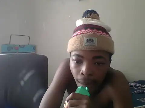 RULEbreaker00 webcam