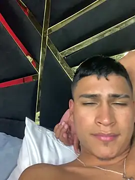 Emiliano_Reyes webcam
