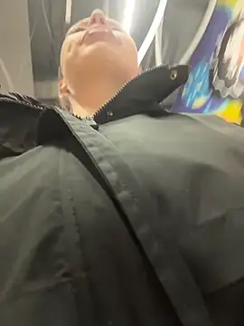 LeiaMood - blonde petite live cam model from 