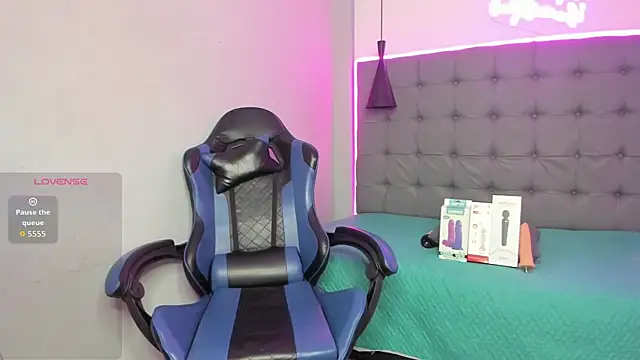 scarletcherry18 webcam