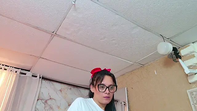 QueenSallyDesire webcam