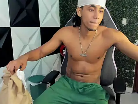 taylor_bigdick18 webcam