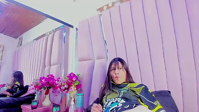 Sasha_Petitte webcam