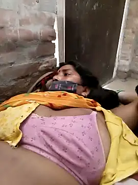 Indiandesicouple155 webcam