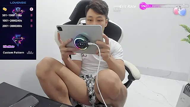 Naughty___asian webcam