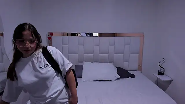 AliciaWhite_nt webcam