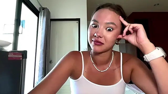 kamila_18_french live sex cam