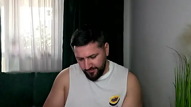 Gold_Alpha_Boy webcam