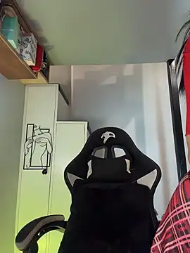 AsianMilfSheryl webcam