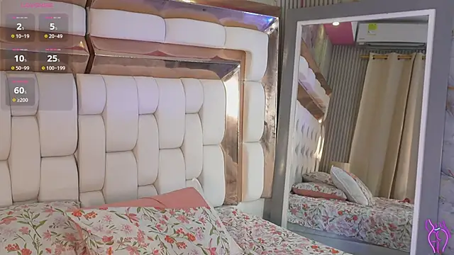 kinkylittlegirll webcam