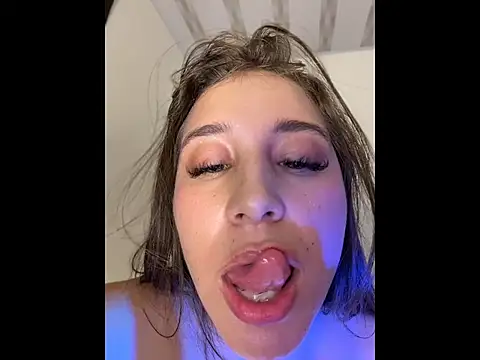 ScarletVelvetX webcam