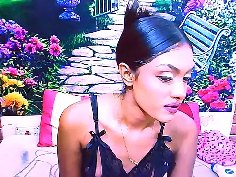 IndianPretty14u2Luv webcam