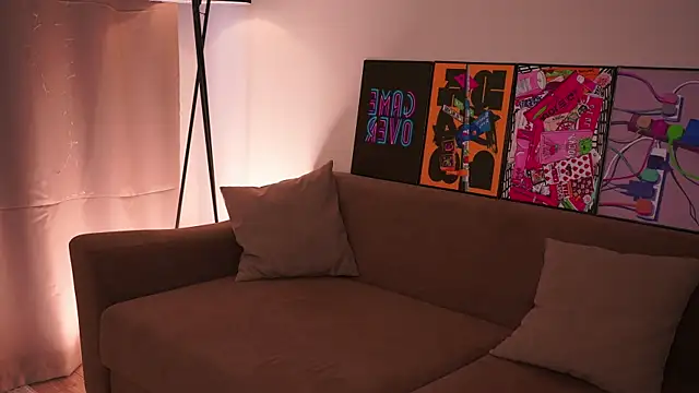 DeloresSaberi webcam