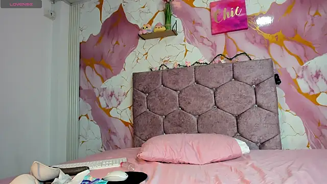 jannakissh (F young) - Rub pussy 🥵💦