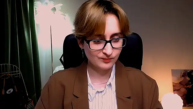 lixeluna - LixeLuna's free webcam - UK Sex Cams