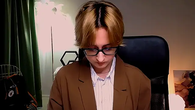 lixeluna - LixeLuna's free webcam - UK Sex Cams