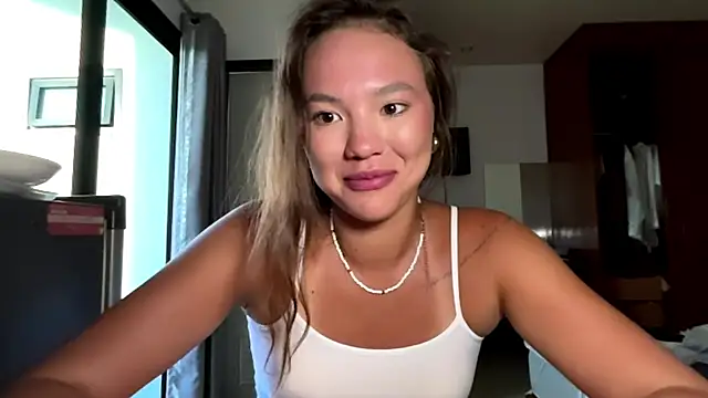 kamila_18_french - Kamila_18_french's free webcam - UK Sex Cams