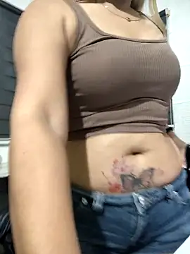 cockbiter83 (F milf) - 4 fingers and fucking deldo