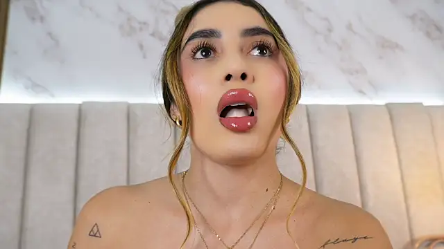 annyy_rosse (F young) - Anal plug, oiled ass