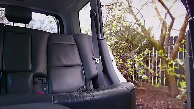 Yourguiltypassionn live sex cam