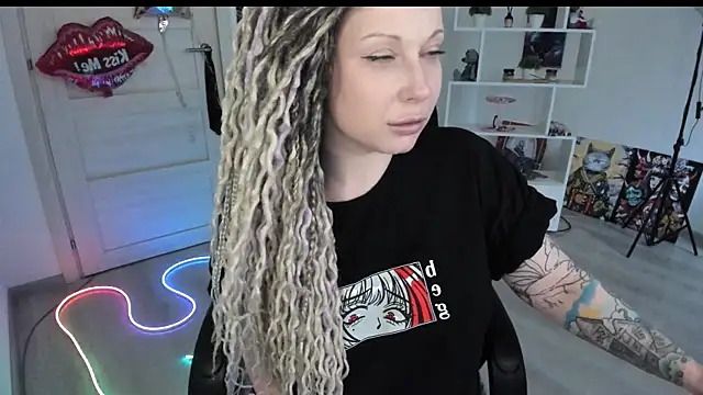 HoneySallyMoore live sex cam