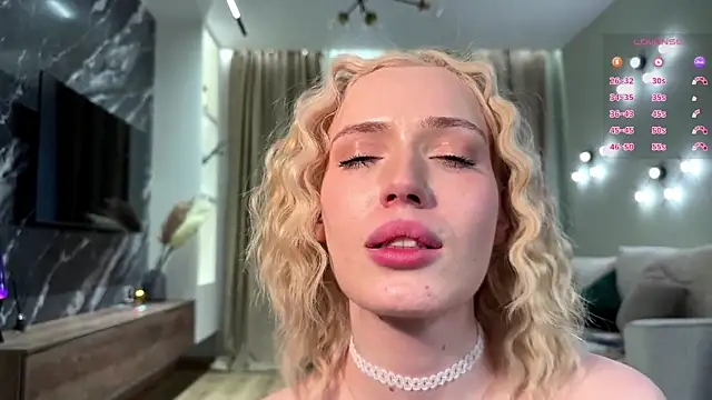 GlaydsLeveto Stripchat cam model